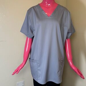 Cherokee Workwear Revolution Gray Scrub Top | XL | Stretch